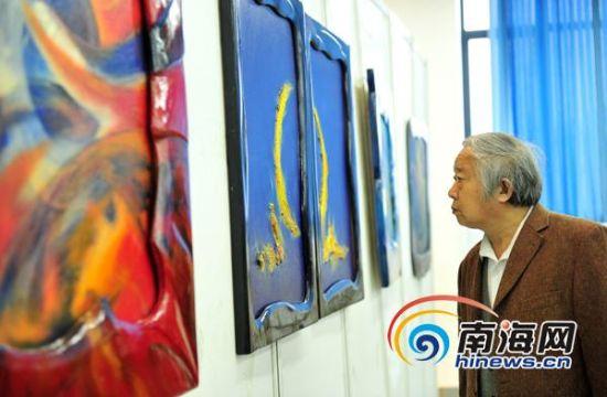 组图:首届中欧国际文化艺术交流展海口开幕