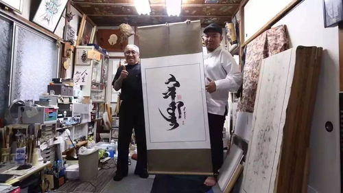 蒙古文化与纹身艺术的激情碰撞,大汉凭借刺青技艺叱咤欧洲