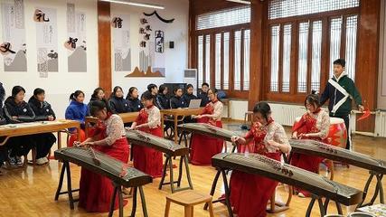 视频"翰墨丹青话琵琶--赏民乐 学书画"线上文化交流活动举办