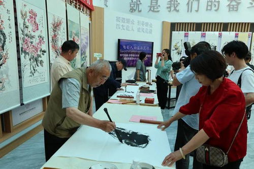 电影人公益示范行 中国电影家协会文艺志愿服务品牌活动首站走进新疆伊犁